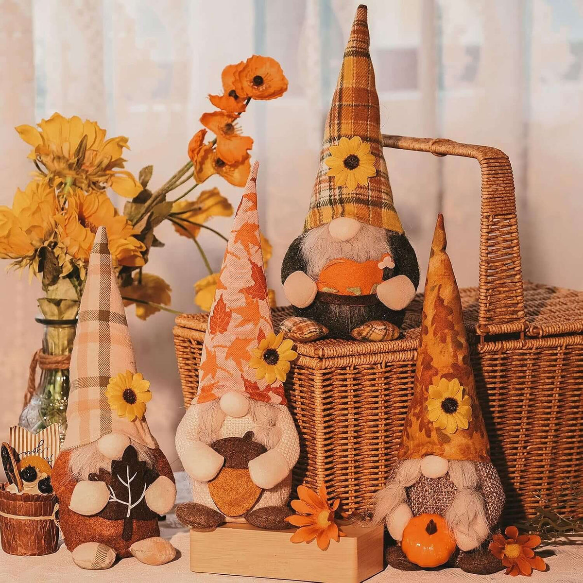 Thanksgiving Fall Gnomes Autumn 4Pcs Plush Gnomes Elf Decorations, Handmade Thanksgiving Day Gift Tomte Swedish Gnome Doll for Table Ornaments